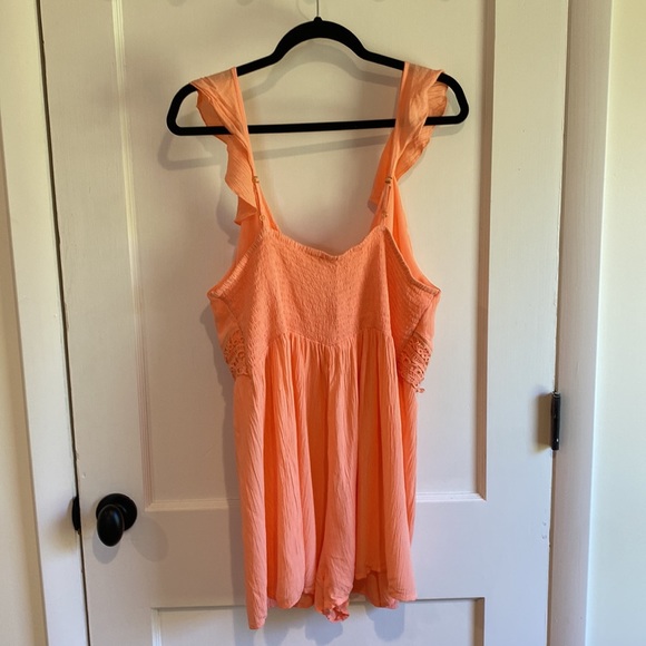 Romper w/ adjustable straps - Picture 4 of 8